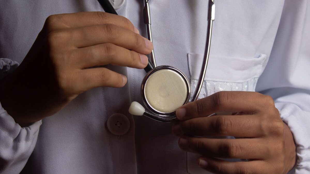 Emekli doktor konulu temsilî fotoğraf