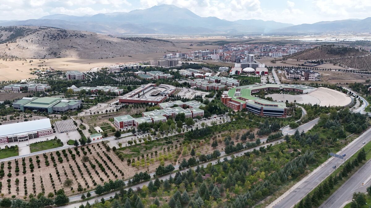 İŞKUR üniversite bin konulu temsilî fotoğraf